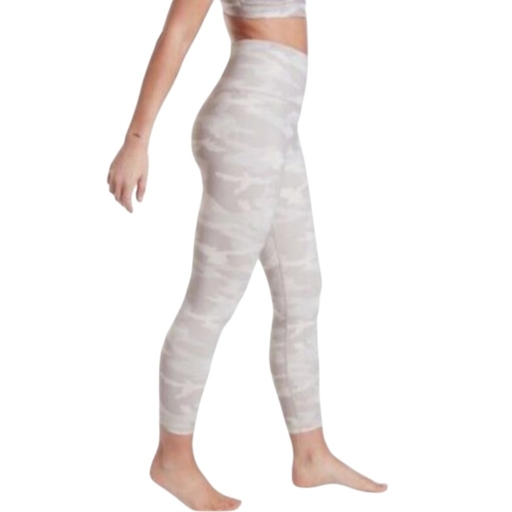 Athleta‎ Womens Elation 7/8 White Camo Leggings Size S